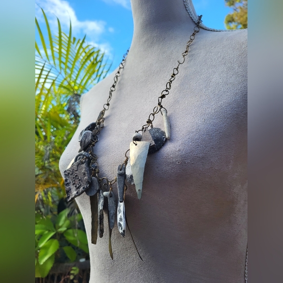 ARTISAN NECKLACE - Picture 3 of 8